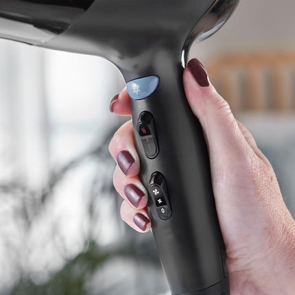 Remington Travel Hairdryer with Folding Handle Concentrator Diffuser Lightweight Compact Design Dual Voltage Worldwide 2 Heat Speed Settings 2000W D1500